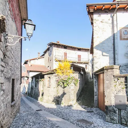 Apartment Casa Annita Naggio (Lombardy)
